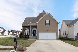 Building Photo - 3749 Silver Fox Ct