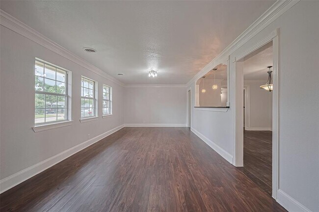 Foto del edificio - 8045 Ridgeview Dr