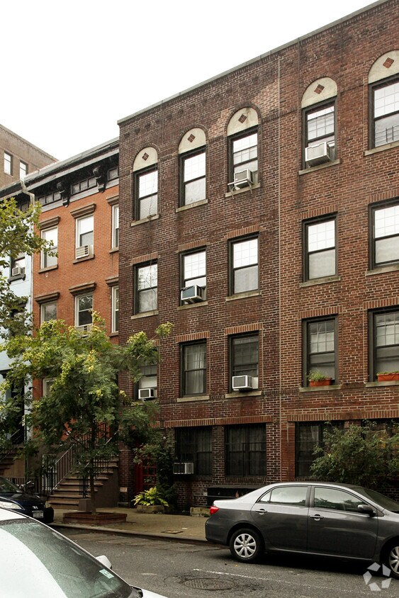 Foto del edificio - 210 E 31st St