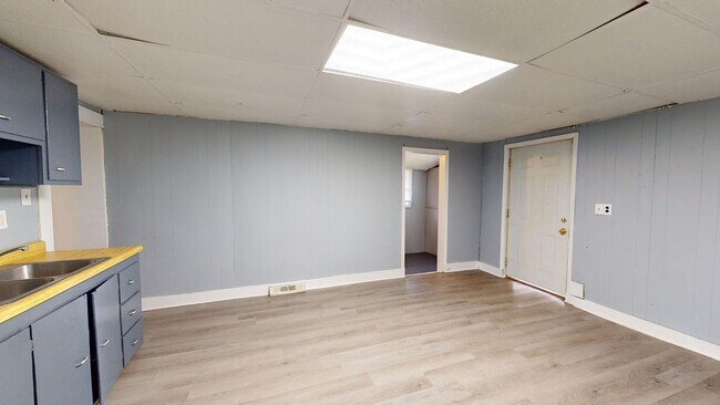 Building Photo - Now Available! Small cape code on a corner...
