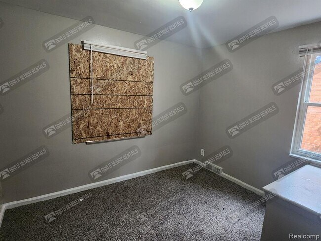 Foto del edificio - 15491 Seymour St