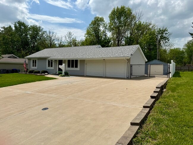 Foto del edificio - 705 Saint Paul Ln