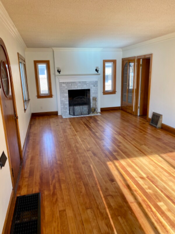 Building Photo - 158 S 400 E