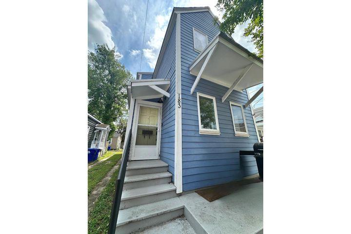 Primary Photo - 183 Romney St