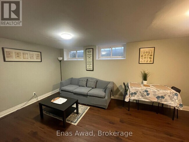 Photo du bâtiment - 65 Holcolm Rd