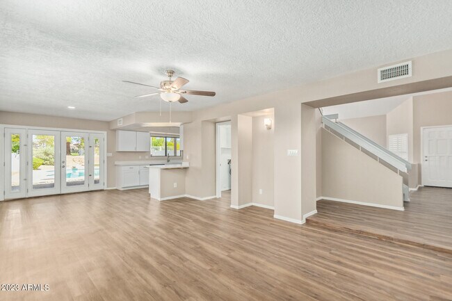 Building Photo - 6920 W Morrow Dr