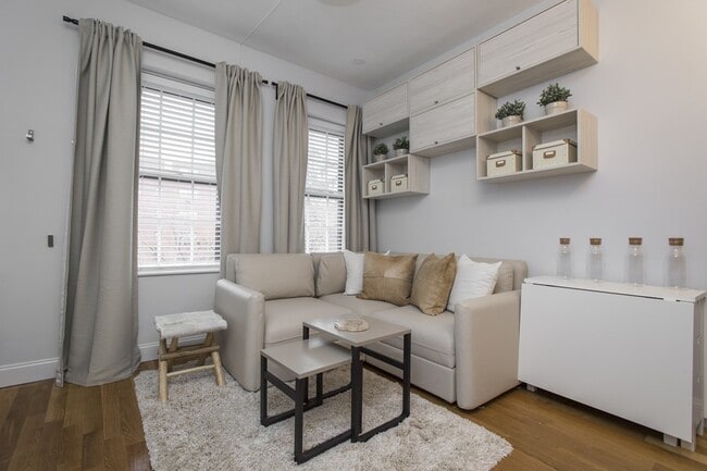 Building Photo - 193 Warren Ave