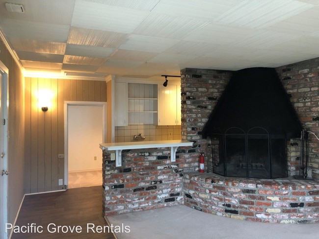 Building Photo - 1 br, 1 bath House - 3253 17 Mile Drive