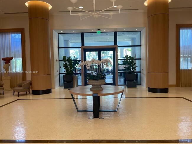 Foto del edificio - 445 Grand Bay Dr
