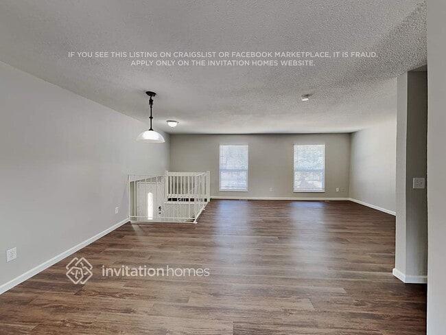 Building Photo - 4373 S Beech Way