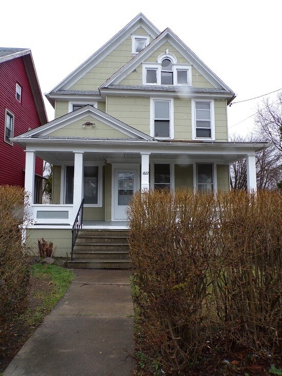 Primary Photo - 1822 Ontario Ave
