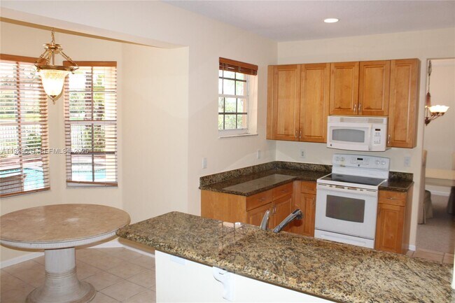 Foto del edificio - 2568 Jardin Pl