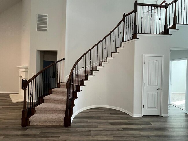 Building Photo - 121 Red Granite Rd