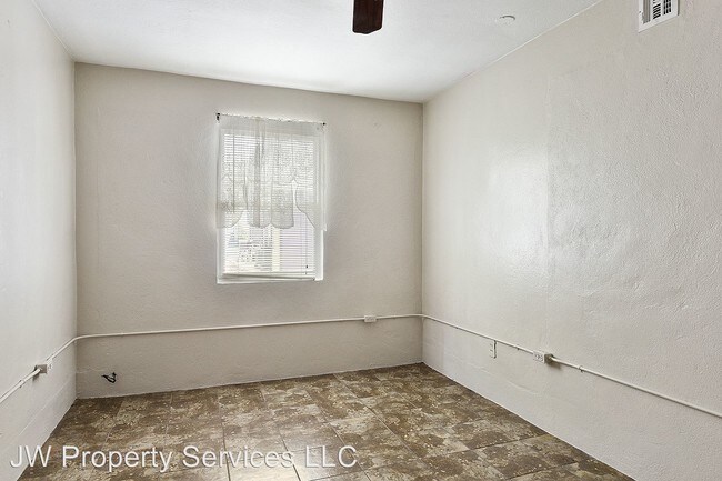 Building Photo - 318 N Olympia St