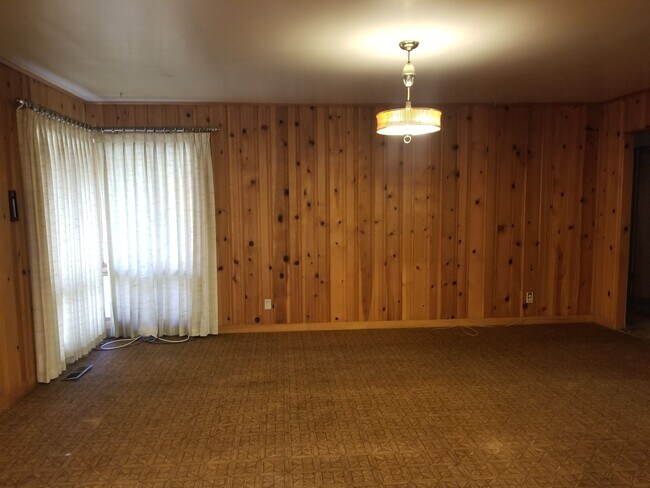 Building Photo - N. 40th Ave Large 3 bedroom 3 bathroom dou...