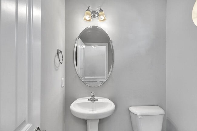 Building Photo - 4 Bed/2.5 Bath in Summer Hill at Mainstreet