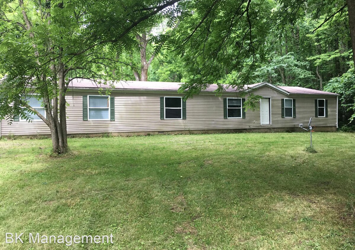 4 br, 2.5 bath House 4501 W 375 S House Rental in Crawfordsville