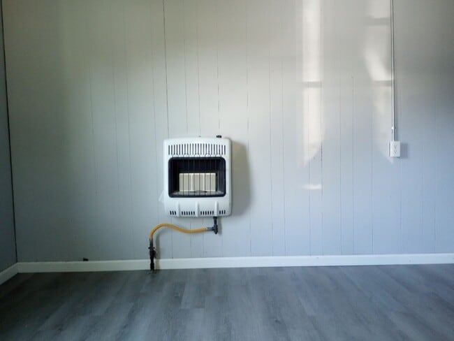 Building Photo - 2Bedroom 1 athroom