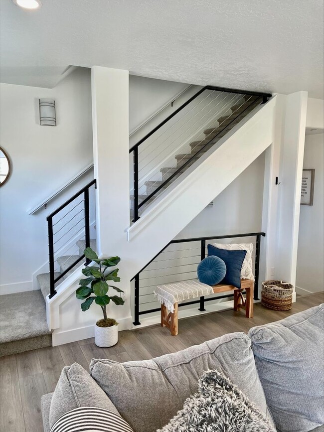 Foto del edificio - Daybreak Elegant and Modern Townhome