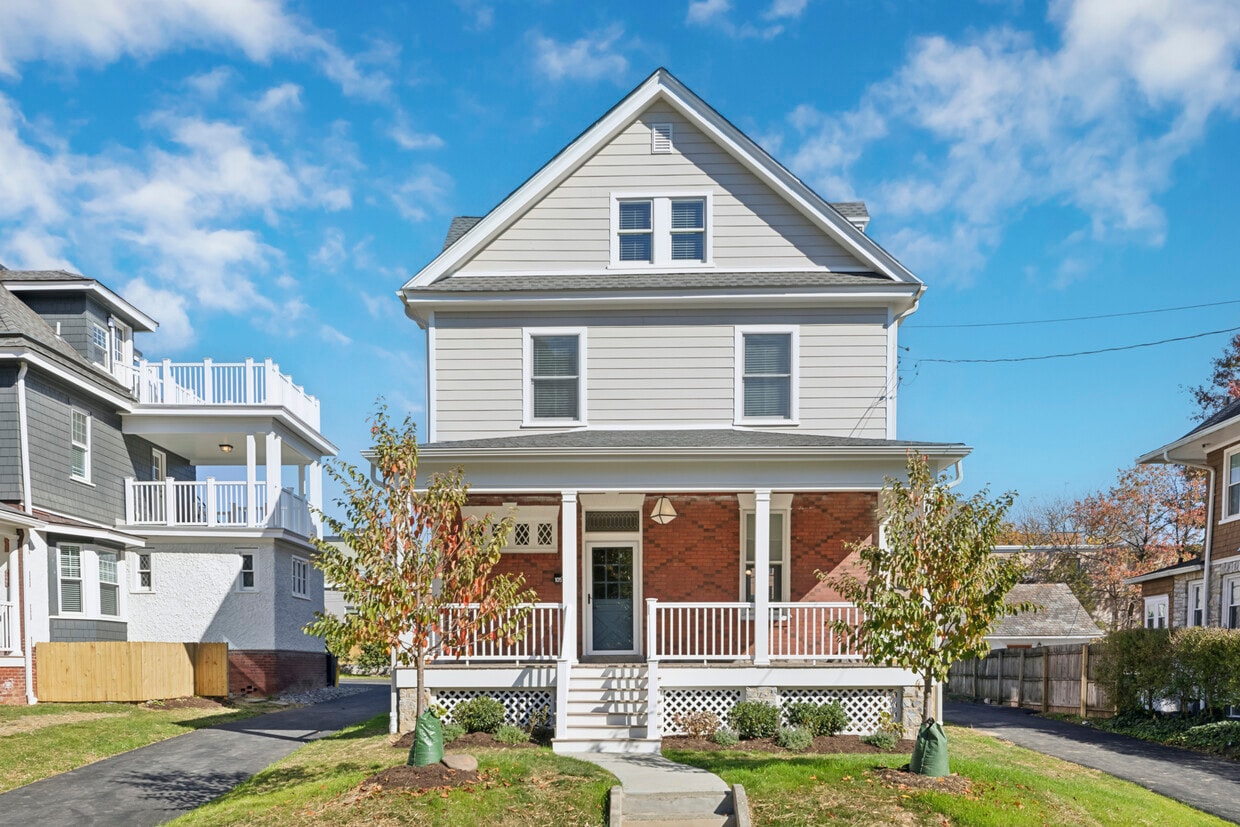 Primary Photo - 105 Dudley Ave