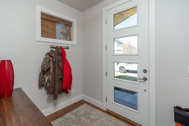 Foto del edificio - 2805 W Pleasanton Ave