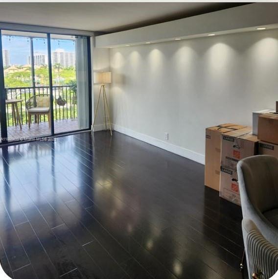 Foto del edificio - 3475 N Country Club Dr