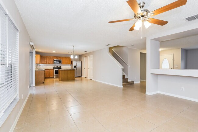 Foto del edificio - 16805 Gold Star Ct