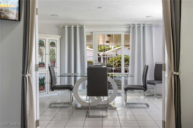 Foto del edificio - 1140 Rainbow Dr