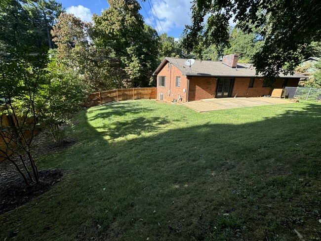 Building Photo - 16 Beechwood Rd