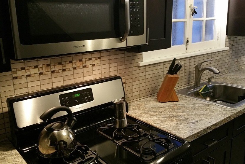 Kitchen - 203 Caroline St