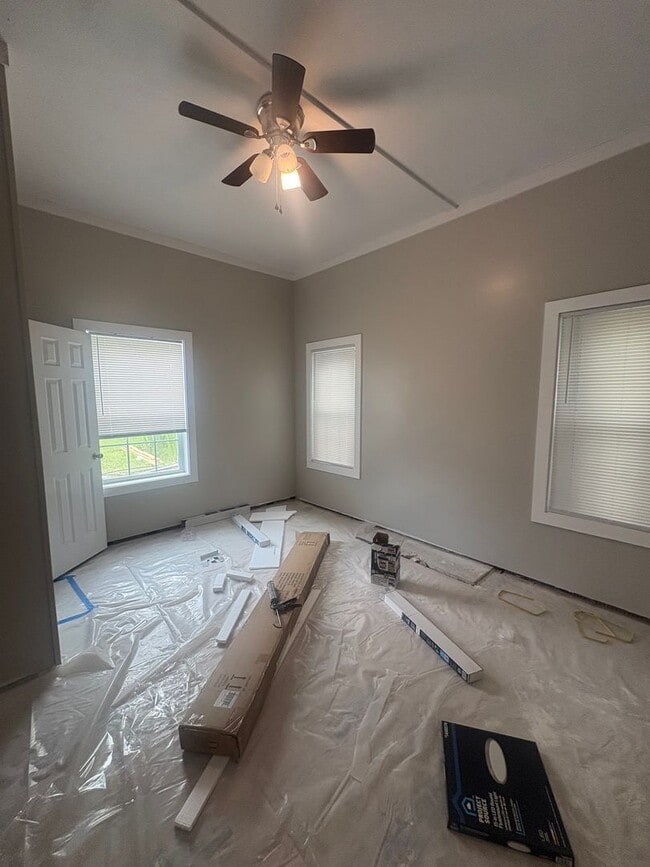 Building Photo - 3 Bed/1 Bath House UNDER RENOVATIONS