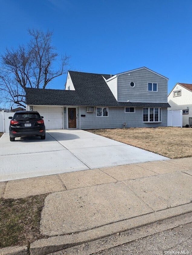 65 Prentice Rd, Levittown, NY 11756 House Rental in Levittown, NY