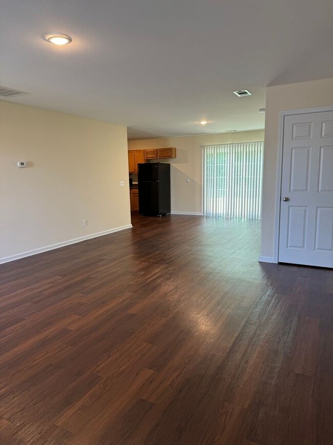 Building Photo - 32 Amber Dr