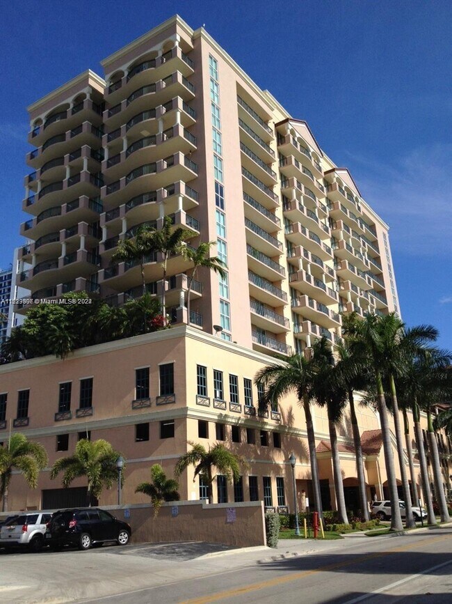 Foto del edificio - 17555 Atlantic Blvd
