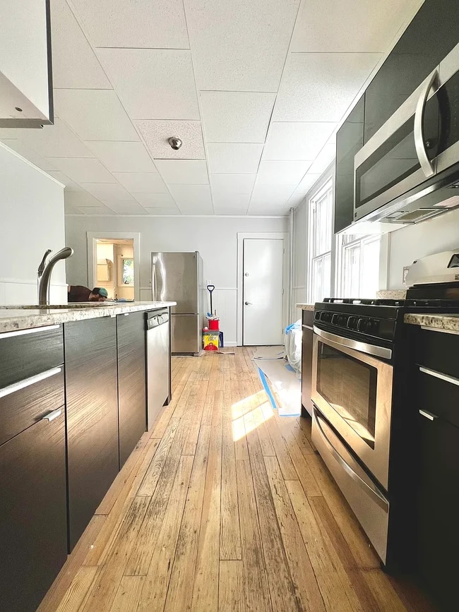 Building Photo - 45 Crescent Ave