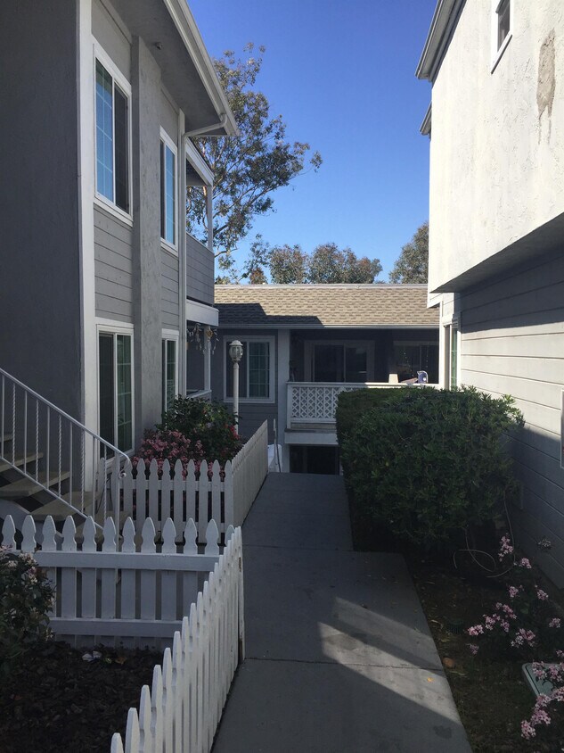 Primary Photo - 4451 Quince St