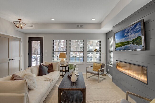 Foto del edificio - 3630 Colfax Ave South