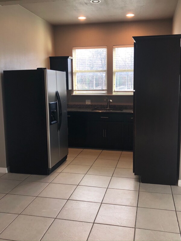 Building Photo - 5110 Ranchero Ln
