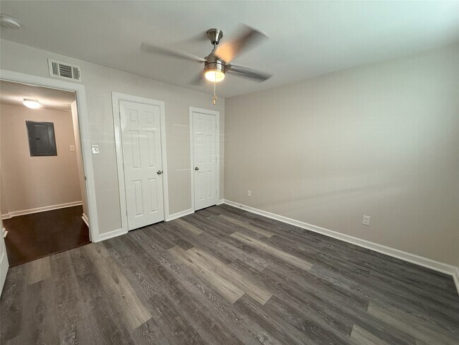 Building Photo - 1824 Thonig Rd