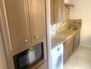 Building Photo - 5550 N Braeswood Blvd