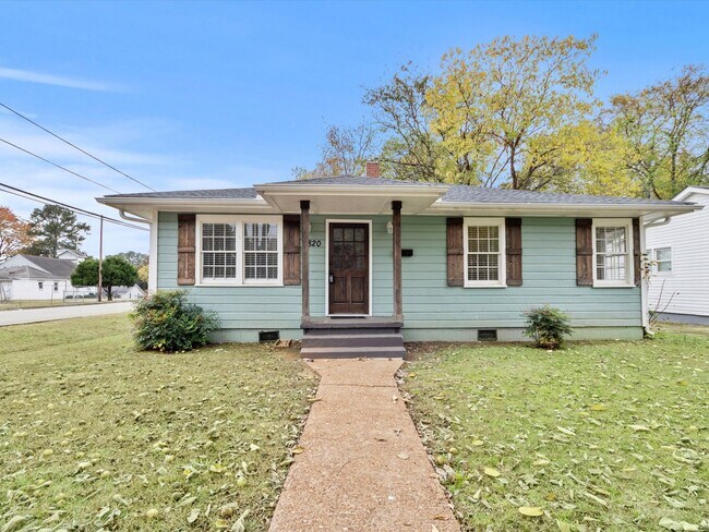 Foto del edificio - Corner-Lot Home Just Minutes from RSA & I-565!