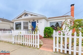 Building Photo - 1385 47th Ave