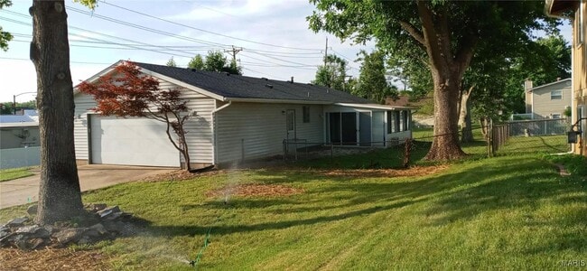 Building Photo - 15 Sunnyfield Rd