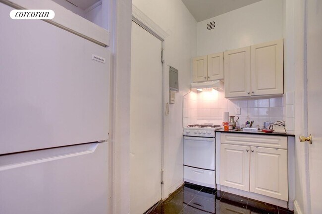 Foto del edificio - 8 W 90th St