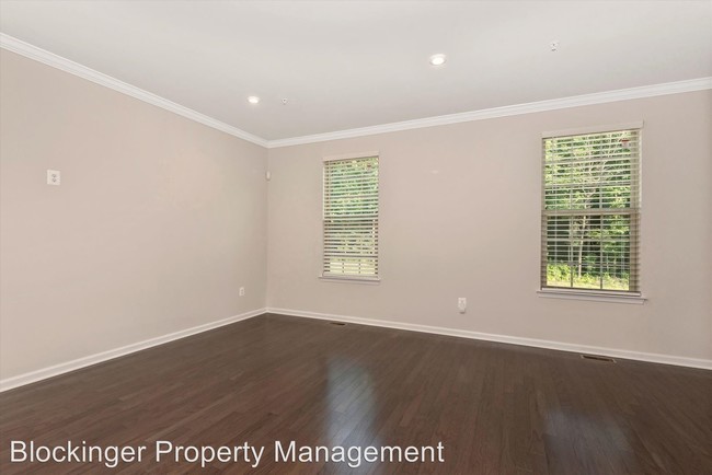 Building Photo - 3 br, 3.5 bath House - 10109 Campbell Blvd