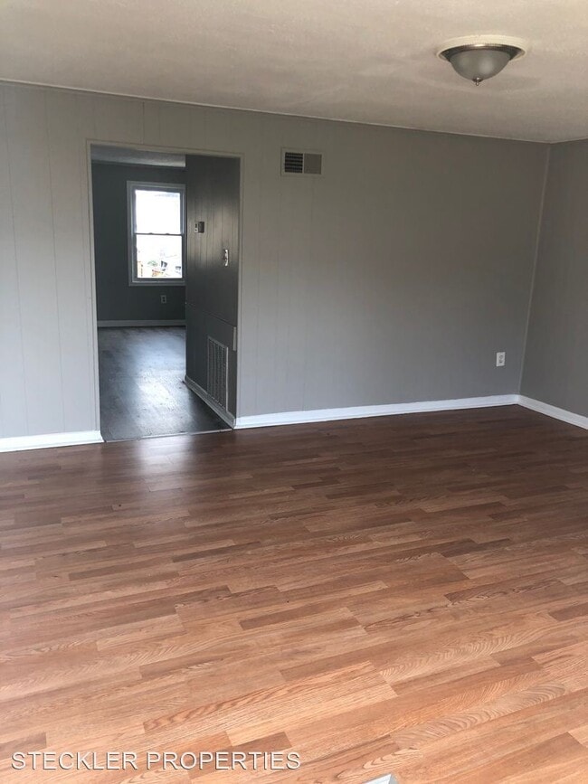 Building Photo - 3 br, 1 bath House - 7938 Bank Street