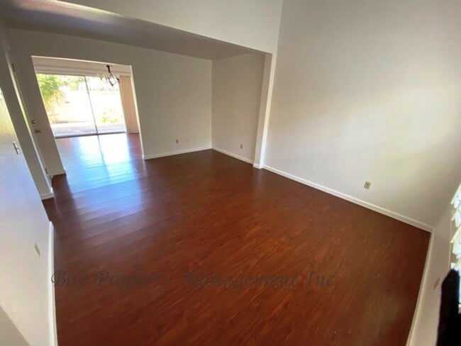 Foto del edificio - 19220 Creekside Ln