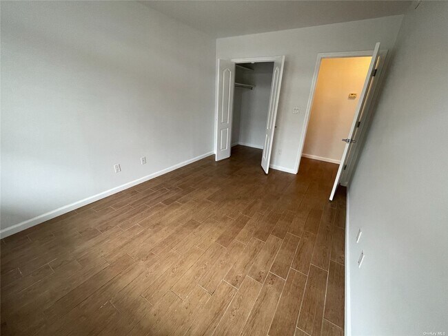 Foto del edificio - 220 Beach 100th St