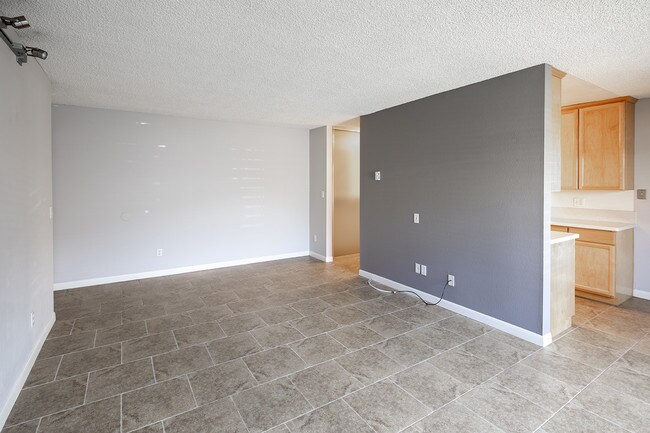 Foto del edificio - 2112 Garnet Ave