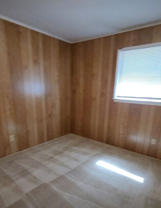Foto del edificio - Available July 1st! 2 BR on Elmhurst!
